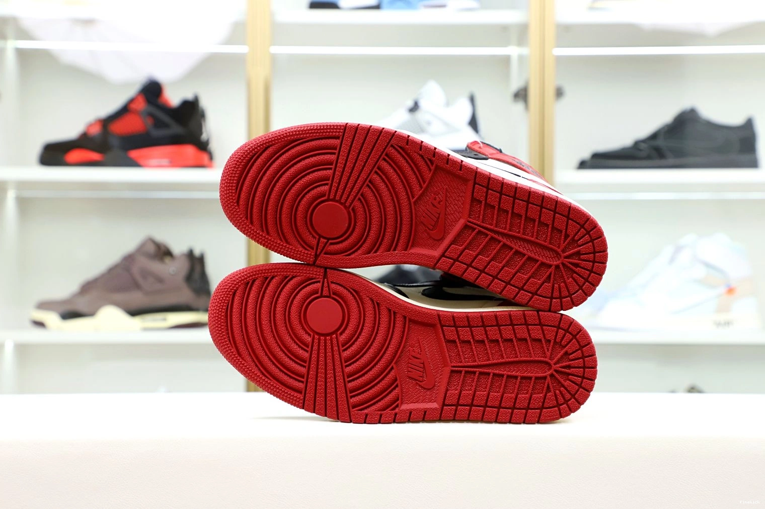 TOE' JORDAN HIGH 'BRED 1 OG AIR RETRO 0104